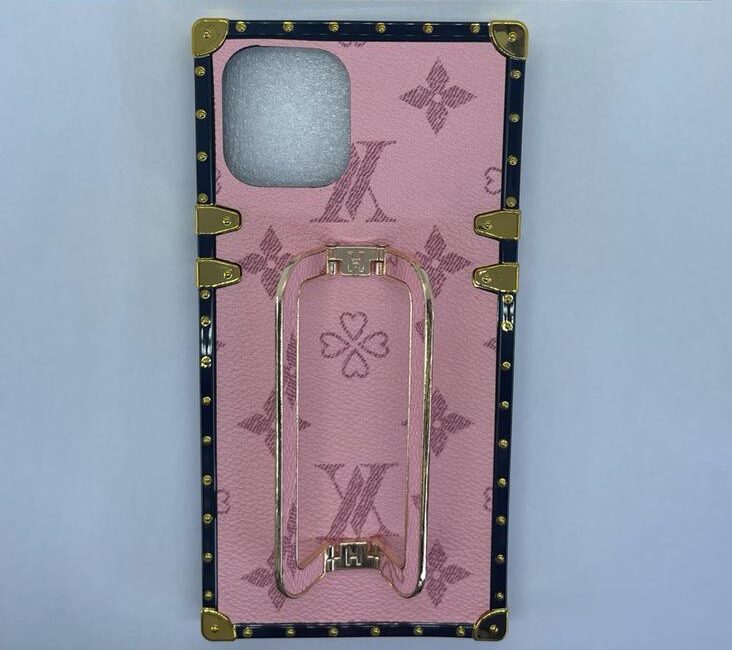 iPhone 11 Pro Max Pink Logo Trunk
