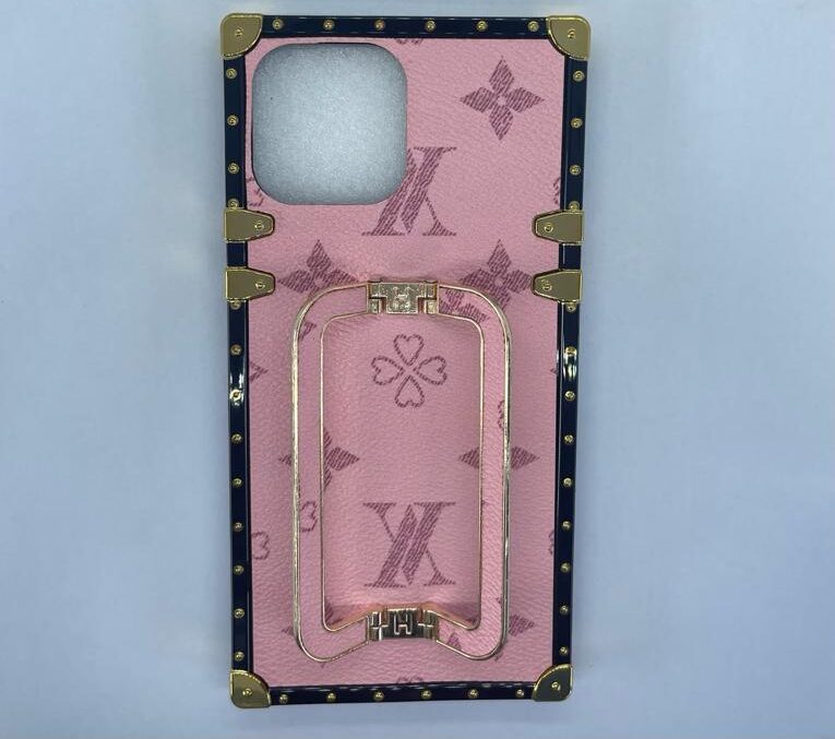 iPhone 13 Pink Logo Trunk